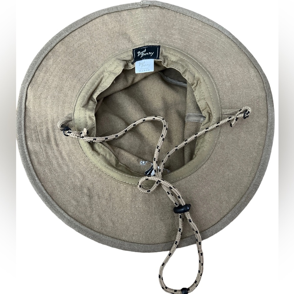 - Bad Bunny Un Verano Sin Ti Safari Hat, Color Tan, Unisex One Size - Picture 2 of 3